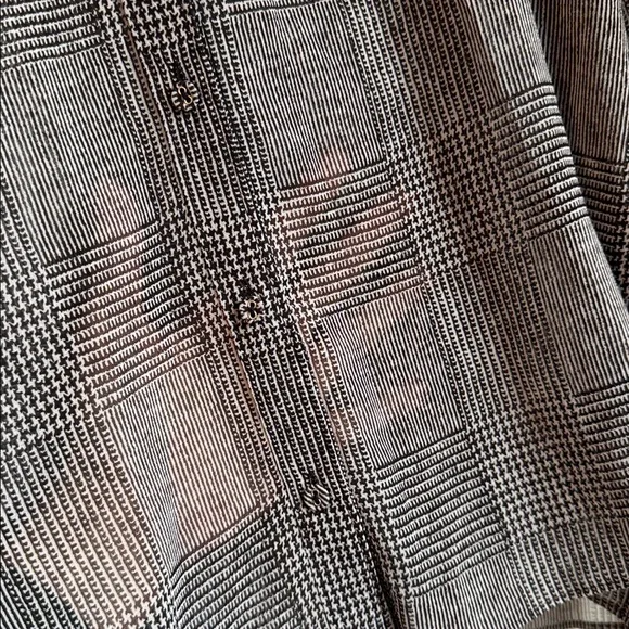 3 Blouses: Banana Republic, WHBM - Picture 4 of 11